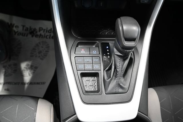 Used 2022 Toyota RAV4 XLE image 20