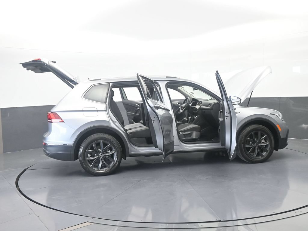 Used 2024 Volkswagen Tiguan SE FWD image 74