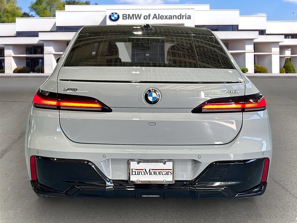Used 2025 BMW 740i xDrive w/ Premium Package AWD/4WD image 6