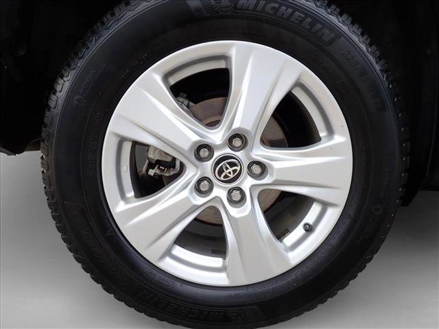 Used 2021 Toyota RAV4 XLE AWD/4WD image 7