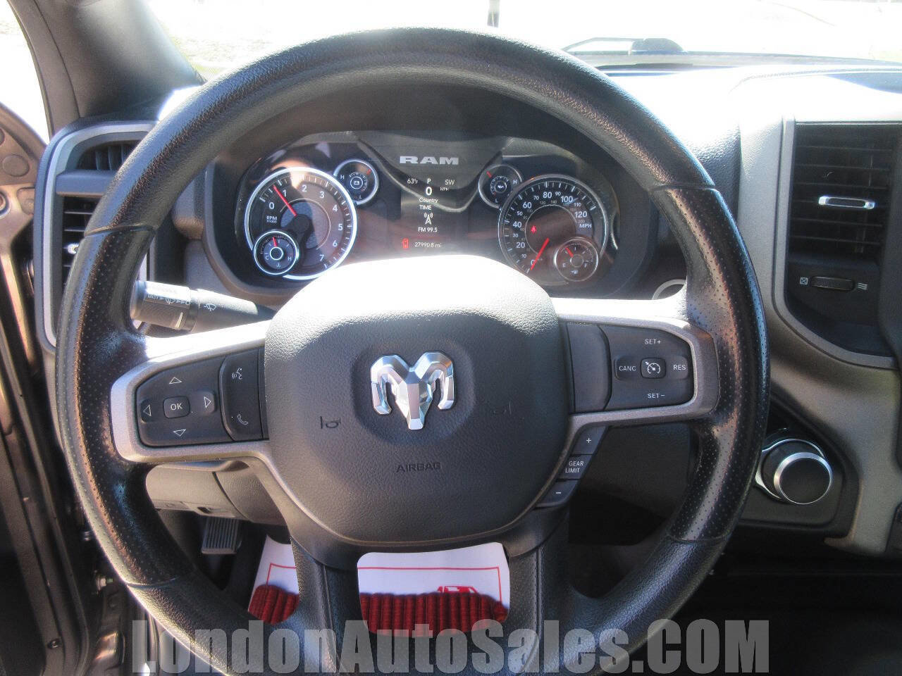 Used 2024 RAM 2500 Tradesman w/ Chrome Appearance Group image 11