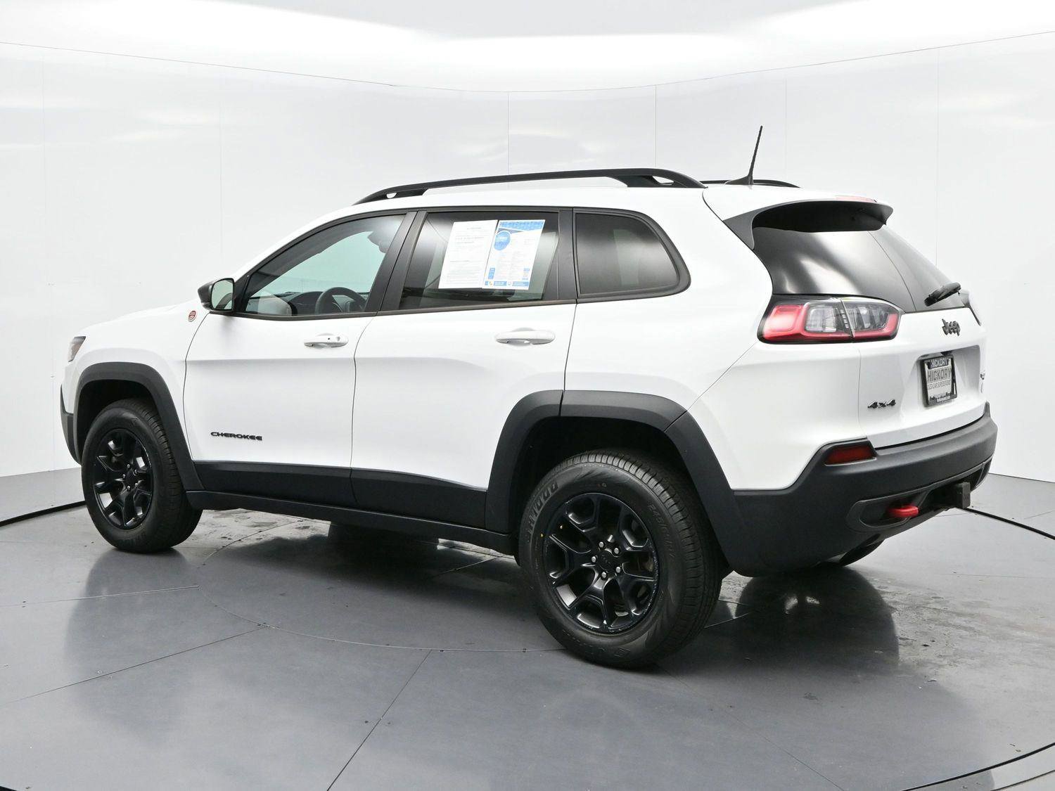 Used 2022 Jeep Cherokee Trailhawk w/ Trailer Tow Group AWD/4WD image 5