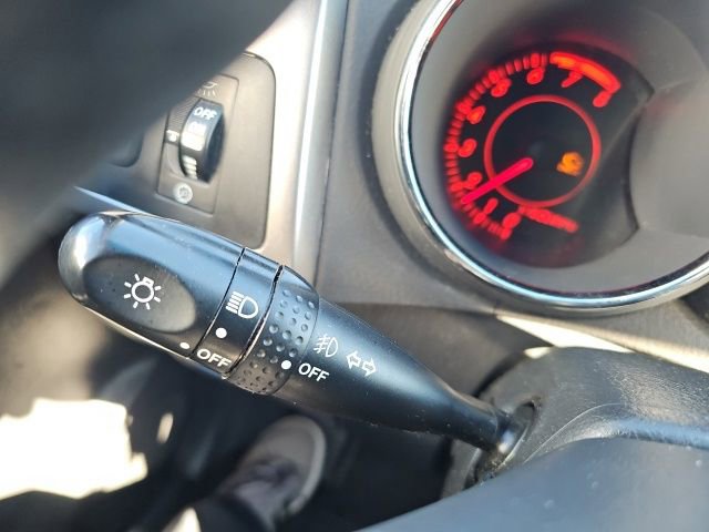 Used 2003 Pontiac Vibe w/ Power Group Value Package image 32