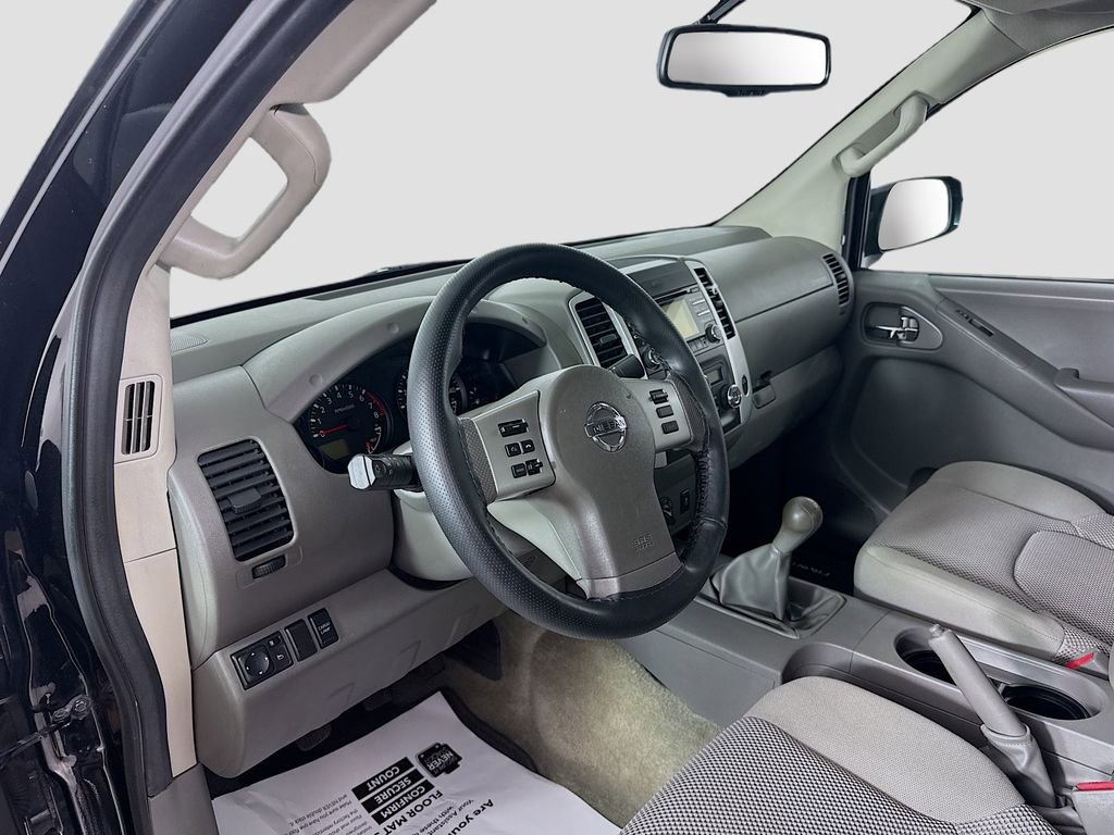 Used 2013 Nissan Frontier SV AWD/4WD image 9