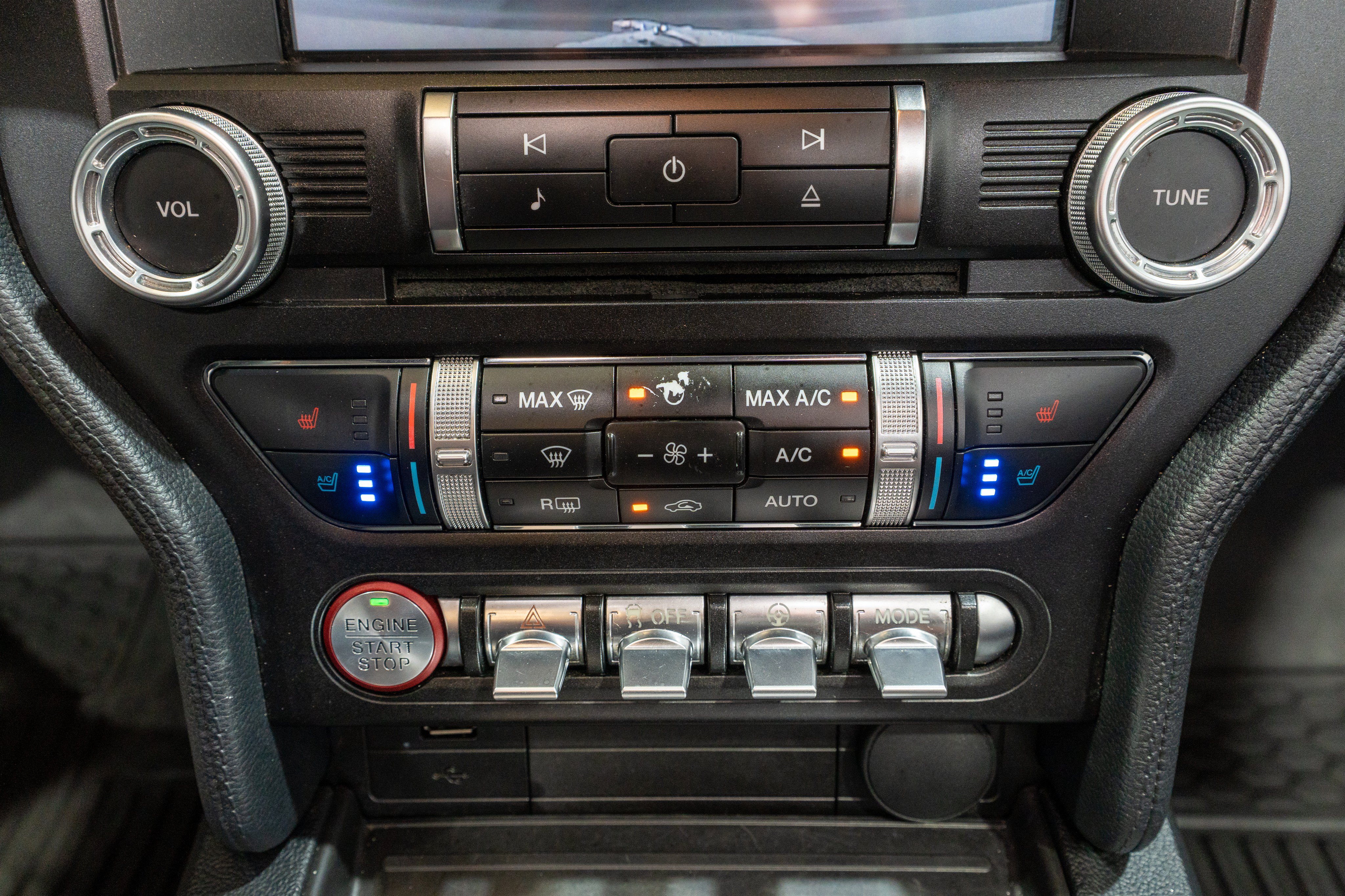 Used 2018 Ford Mustang Premium RWD image 24