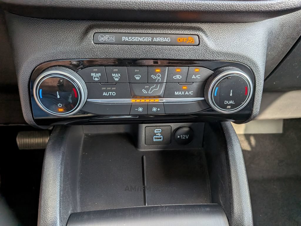 Used 2022 Ford Escape SE w/ SE Sport Appearance Package FWD image 20