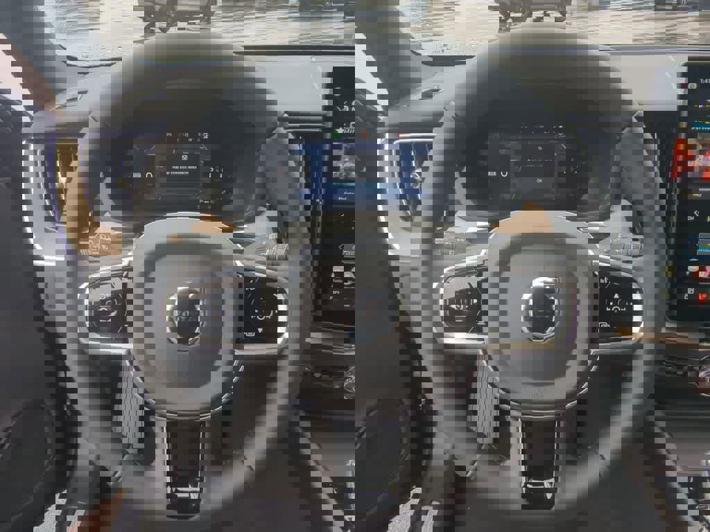 New 2026 Volvo XC60 B5 Plus w/ Protection Package Premier image 21