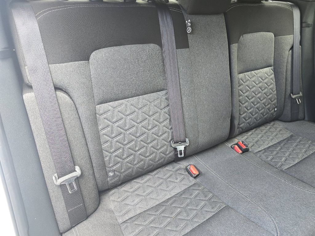 Used 2025 Nissan Kicks SV AWD/4WD image 19