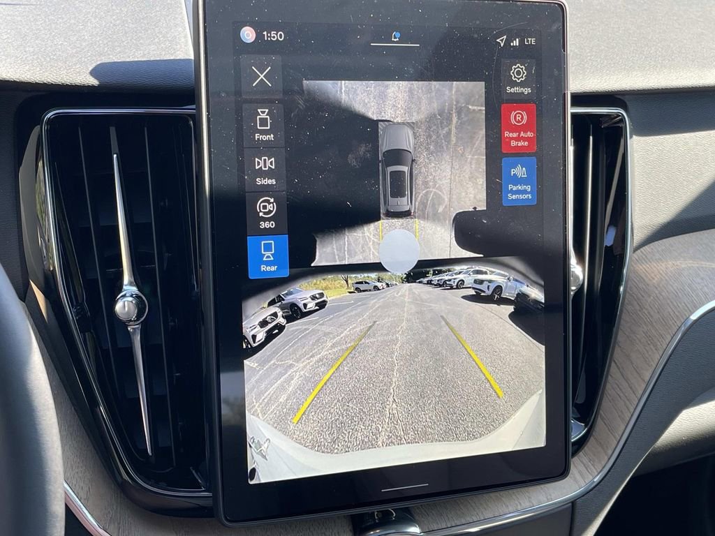 New 2026 Volvo XC60 B5 Plus w/ Climate Package image 28