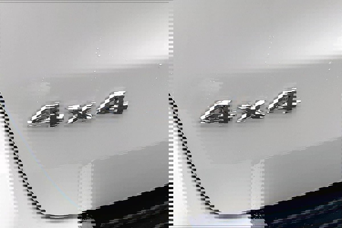 Used 2015 Jeep Grand Cherokee Overland image 23