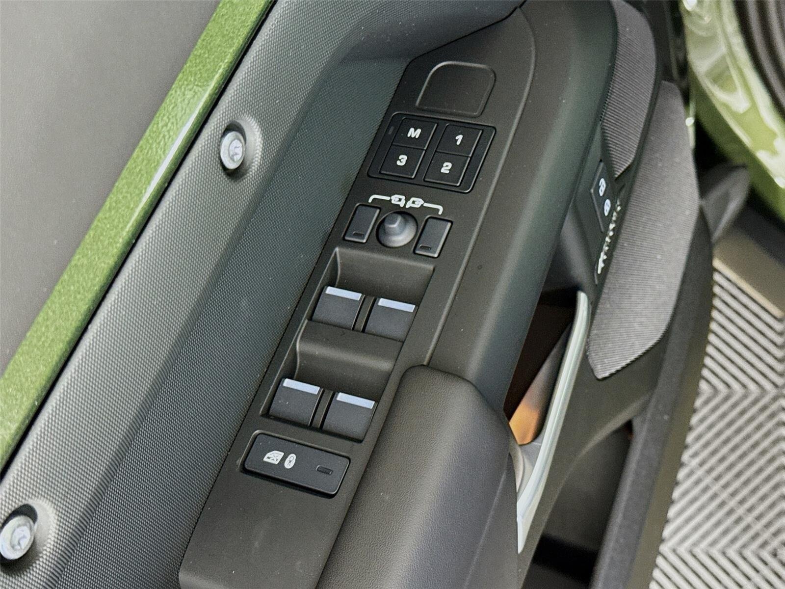 New 2026 Land Rover Defender 110 X-Dynamic SE AWD/4WD image 20