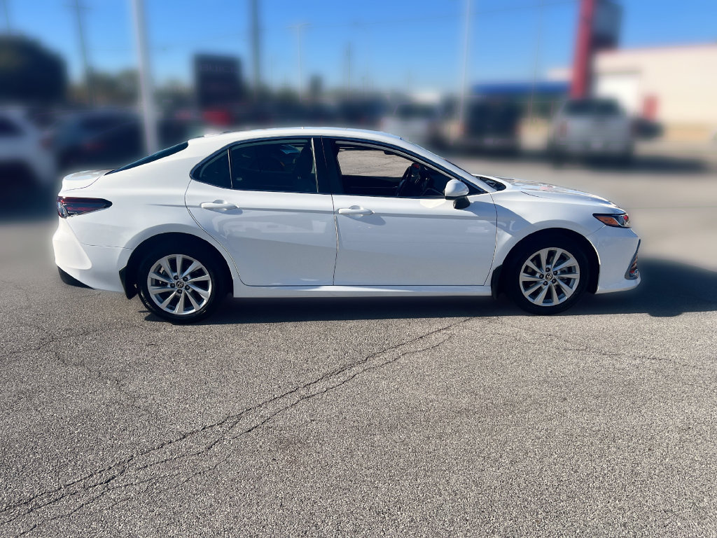 Used 2024 Toyota Camry LE AWD/4WD image 9