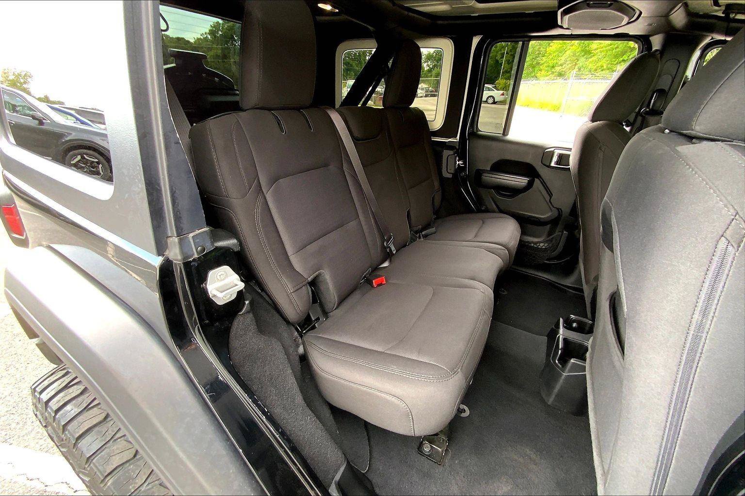 Used 2021 Jeep Wrangler Unlimited Sport AWD/4WD image 23