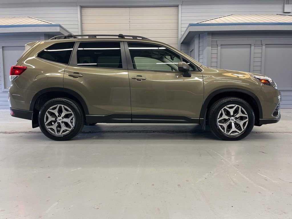 Certified 2022 Subaru Forester Premium image 9