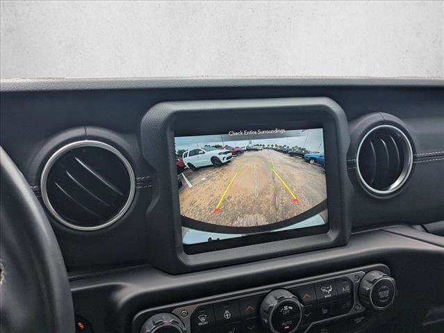 Used 2023 Jeep Wrangler Unlimited Sahara w/ Dual Top Group AWD/4WD image 15
