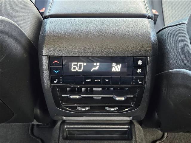 Used 2023 Jeep Grand Cherokee L Limited w/ Luxury Tech Group II image 18