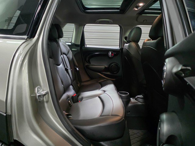 Used 2020 MINI Cooper 4-Door Hardtop FWD image 16