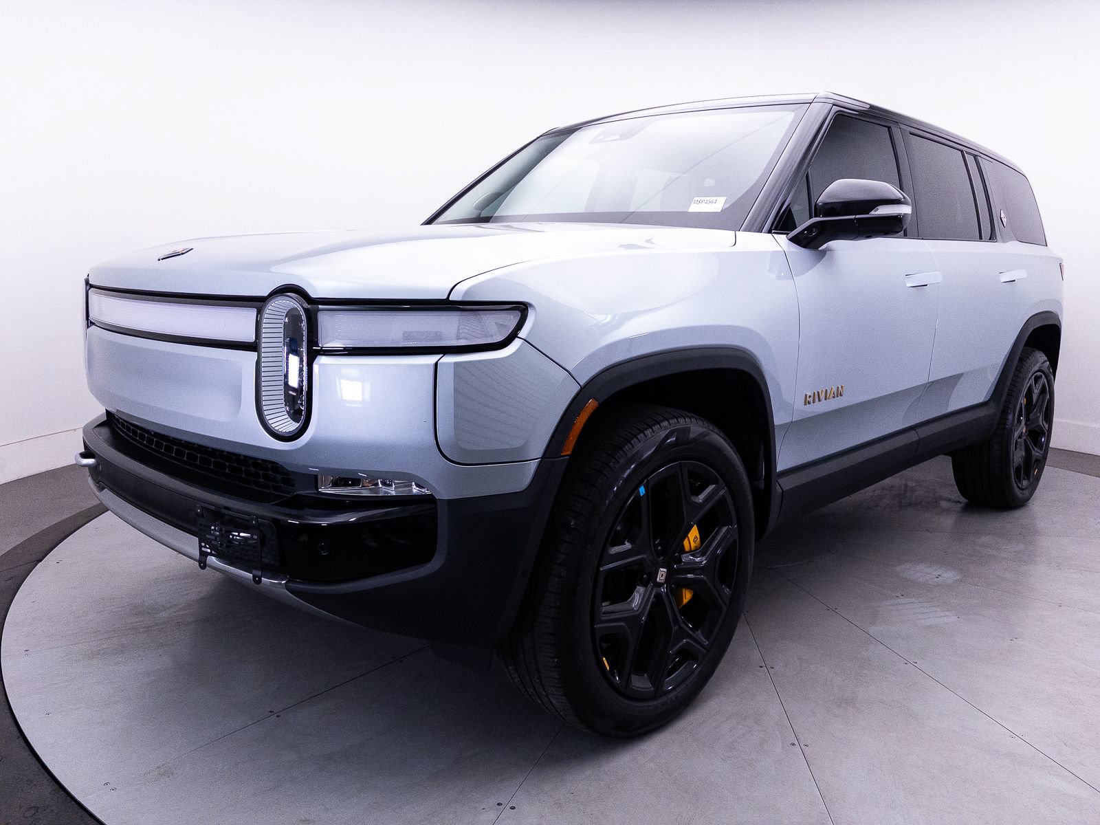 Used 2024 Rivian R1S Adventure AWD/4WD image 15