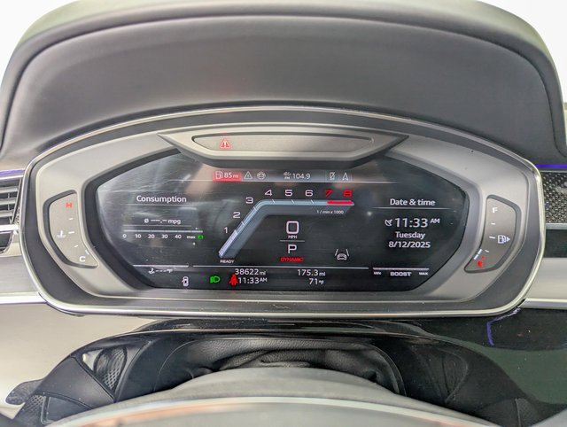 Used 2024 Audi S8 image 17