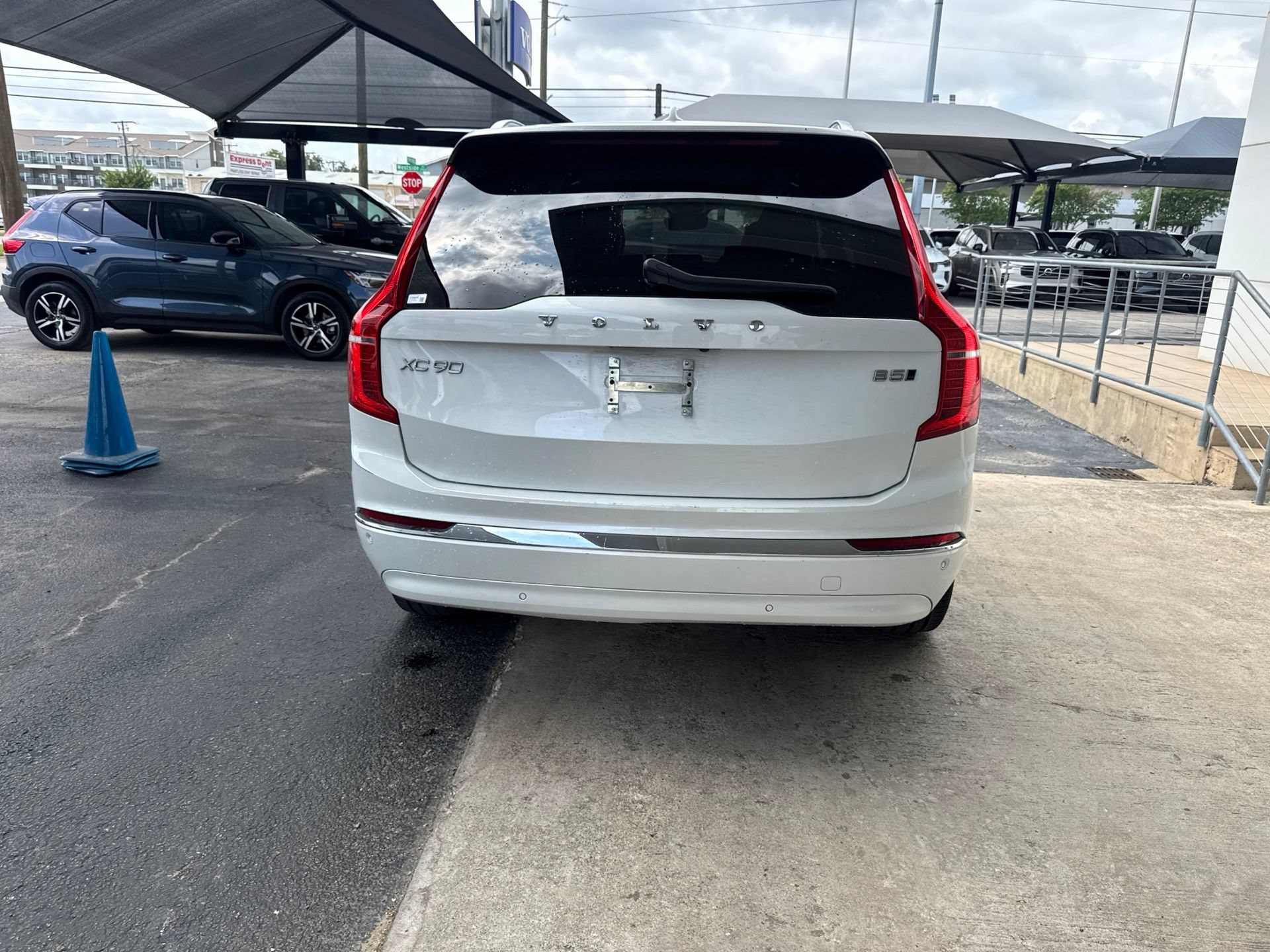 Certified 2024 Volvo XC90 B5 Core AWD/4WD image 6