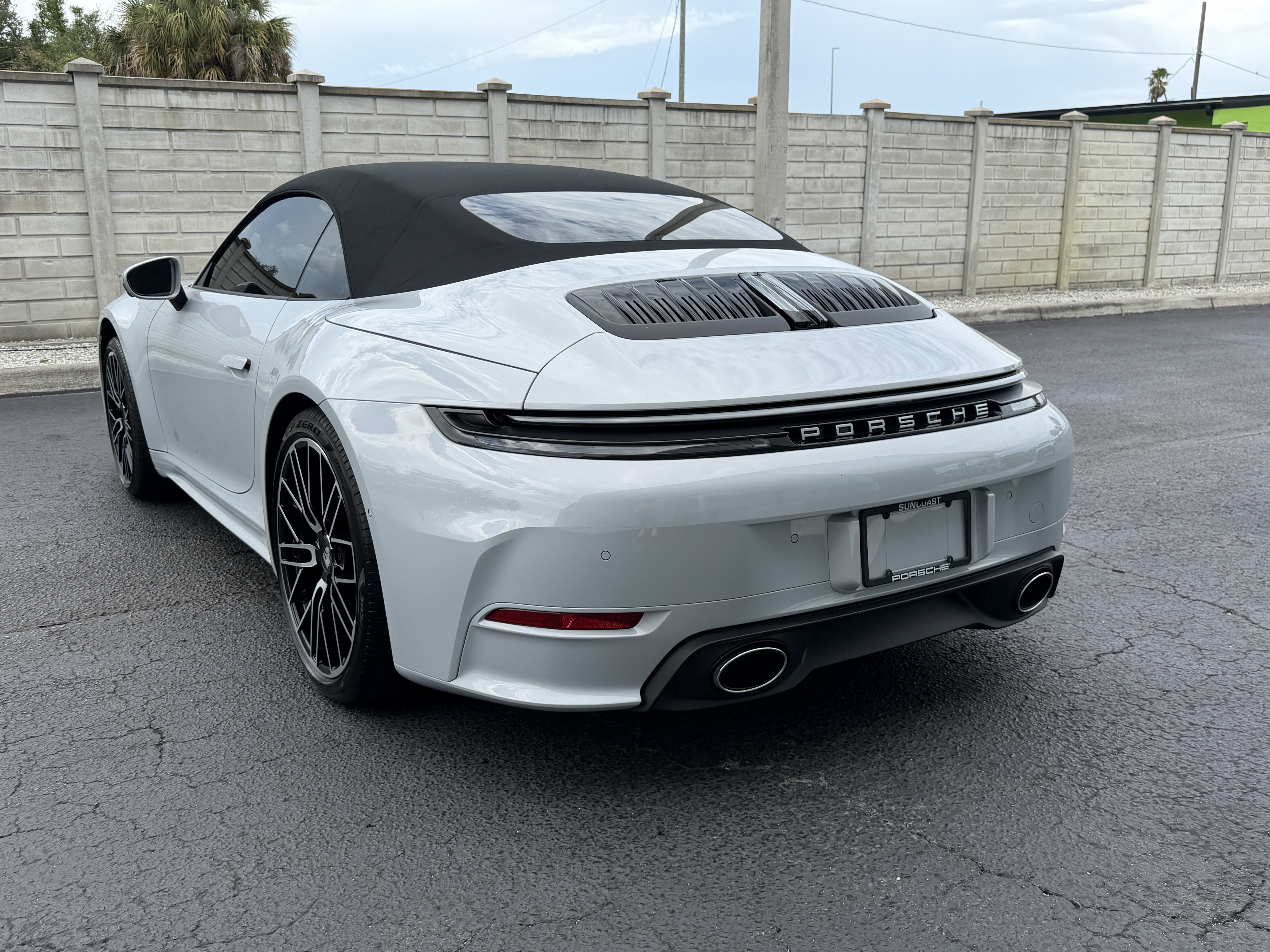 Used 2026 Porsche 911 Carrera RWD image 3