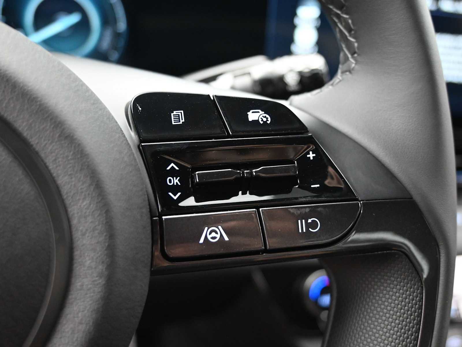 New 2025 Hyundai Elantra SEL image 16