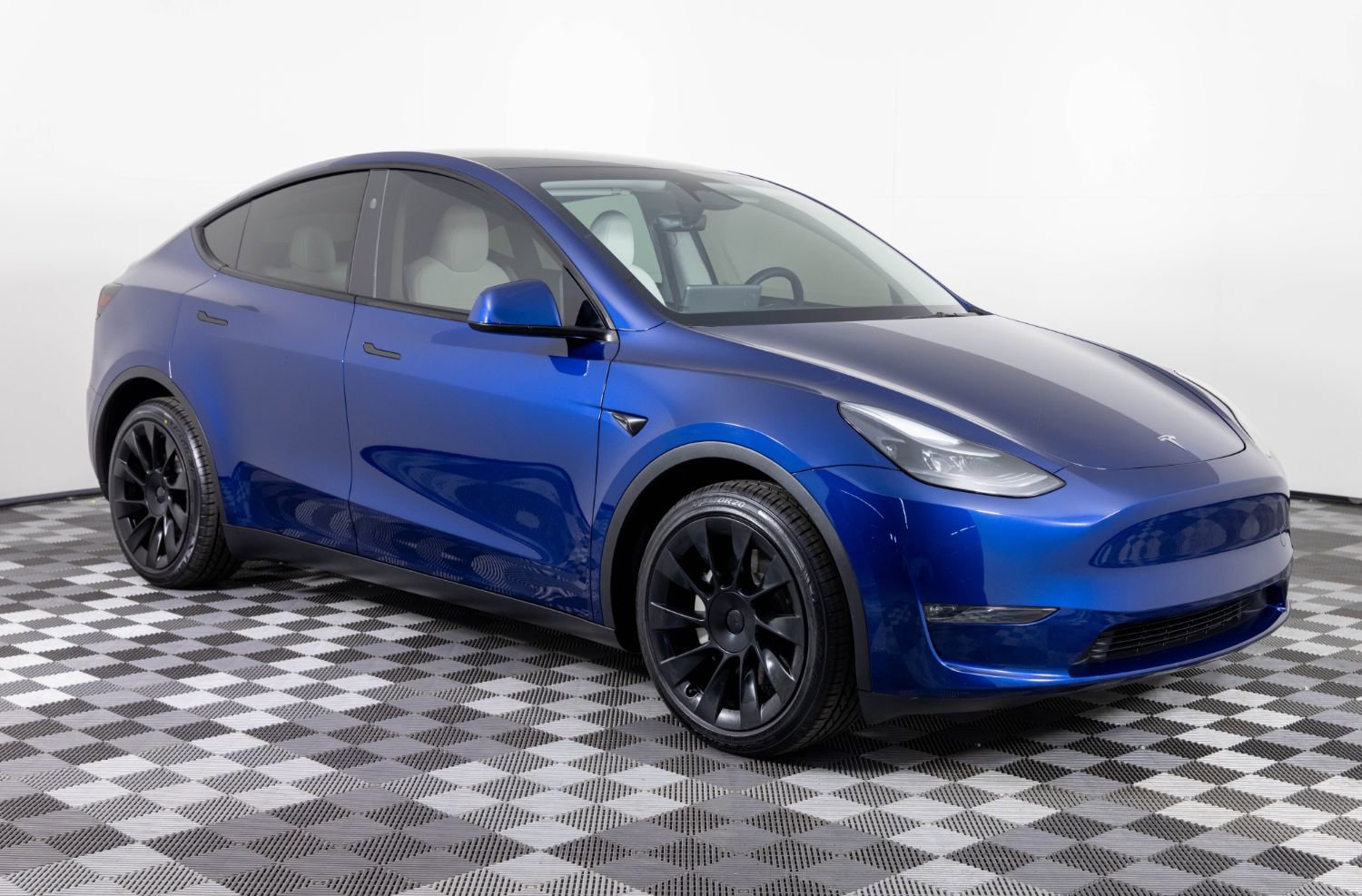 Used 2024 Tesla Model Y Long Range image 11