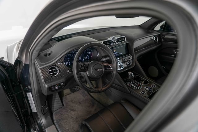 Used 2022 Bentley Bentayga AWD/4WD image 19