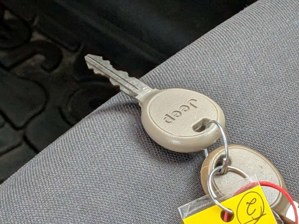 Used 2018 Jeep Wrangler Unlimited Sport image 30