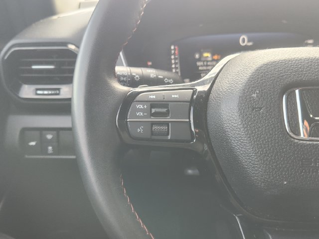 Used 2025 Honda Pilot Black Edition image 28