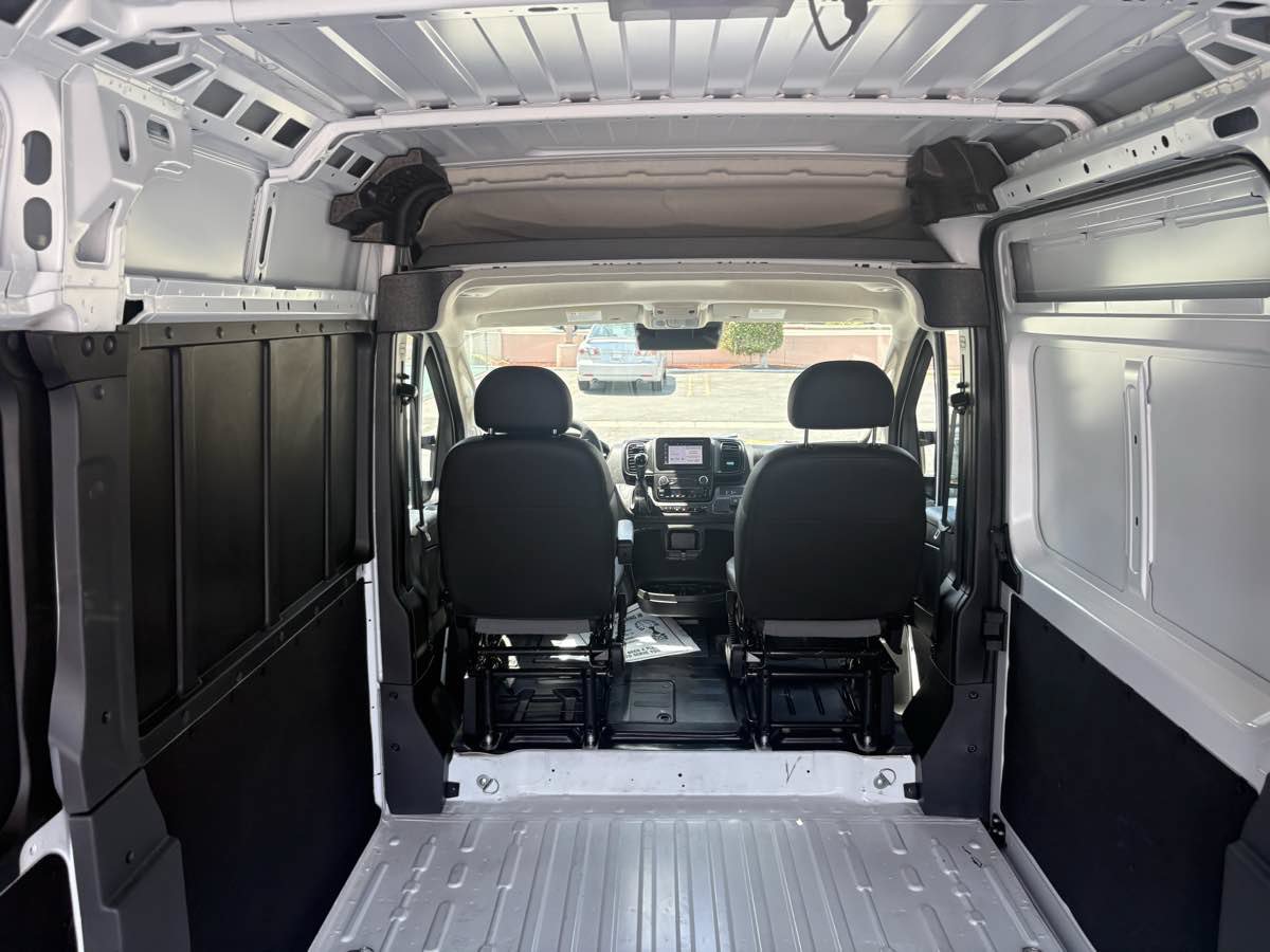 Used 2026 RAM ProMaster 2500 w/ Convenience Group FWD image 31