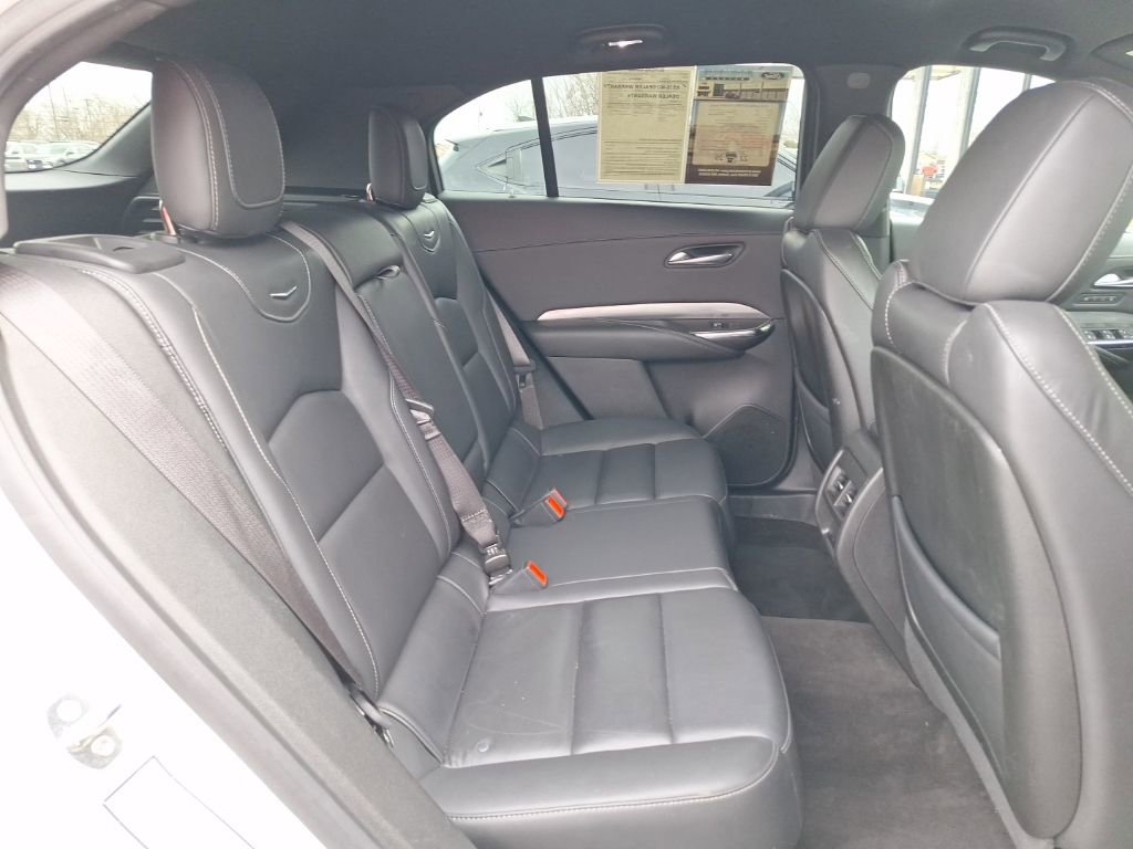 Used 2024 Cadillac XT4 Premium Luxury image 17