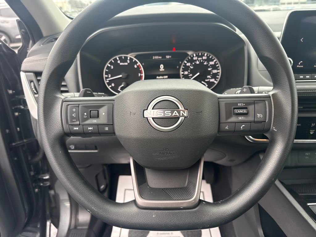 Used 2025 Nissan Rogue S image 15