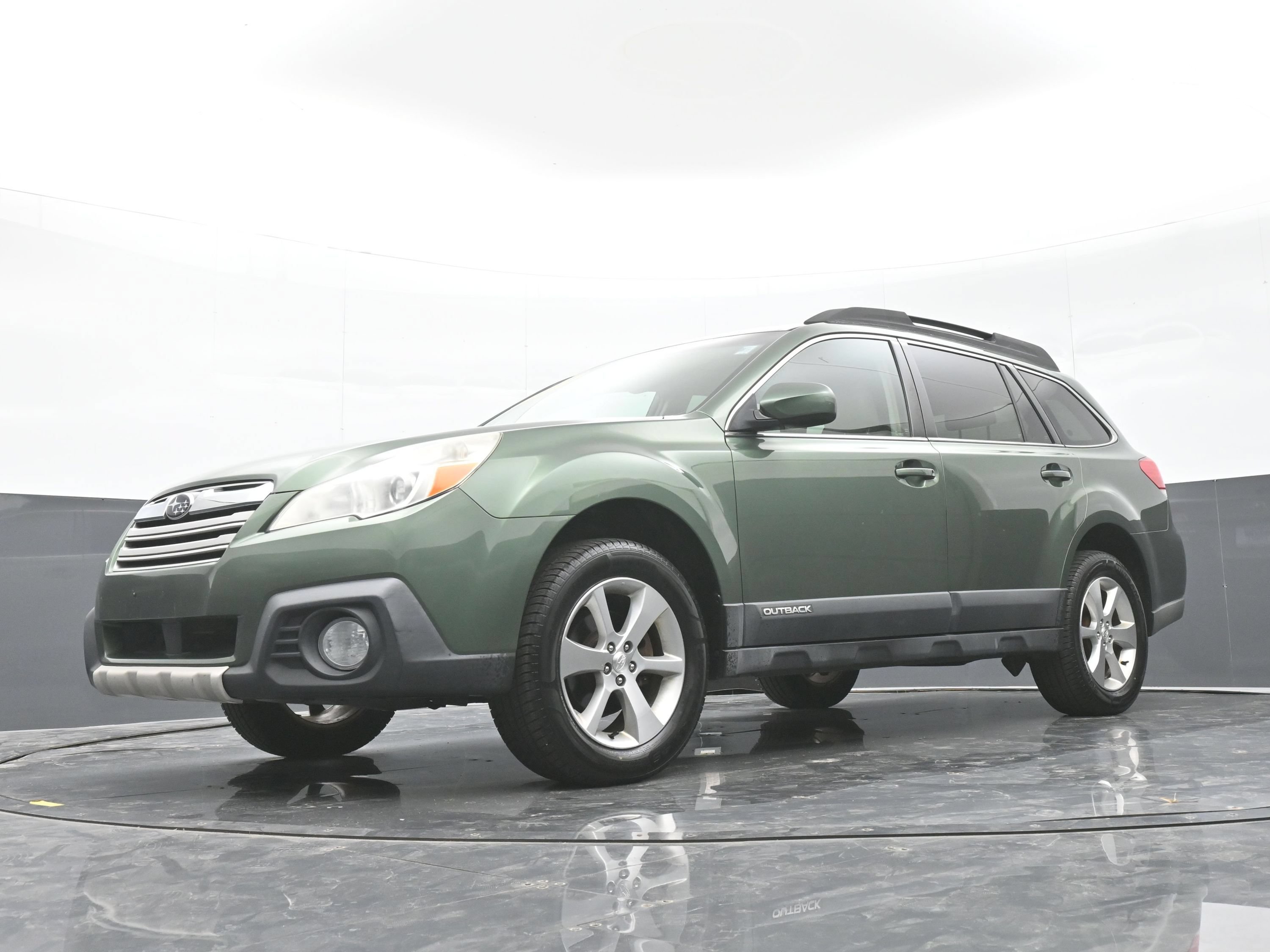 Used 2013 Subaru Outback 2.5i Limited w/ Moonroof Pkg AWD/4WD image 41