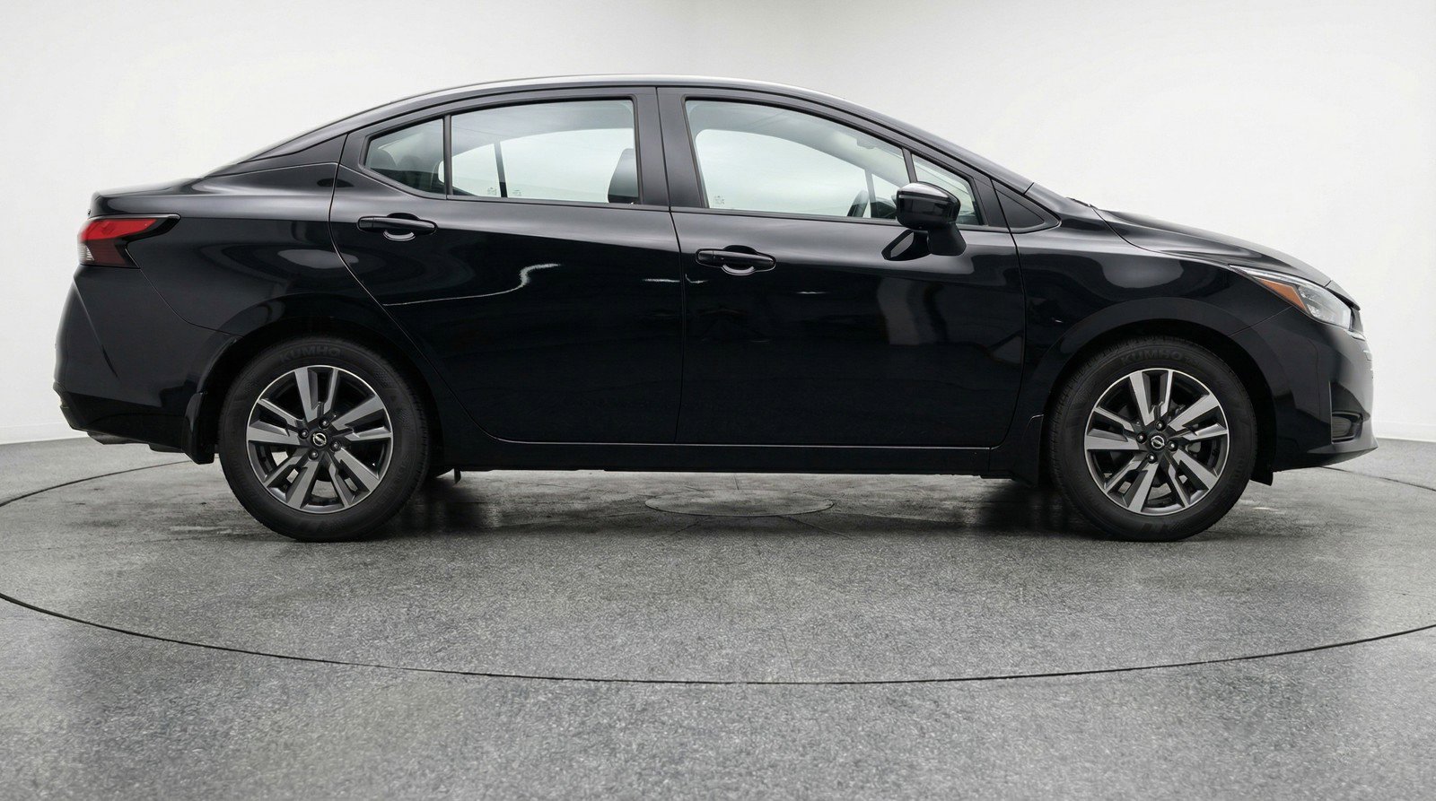 Used 2025 Nissan Versa SV image 11