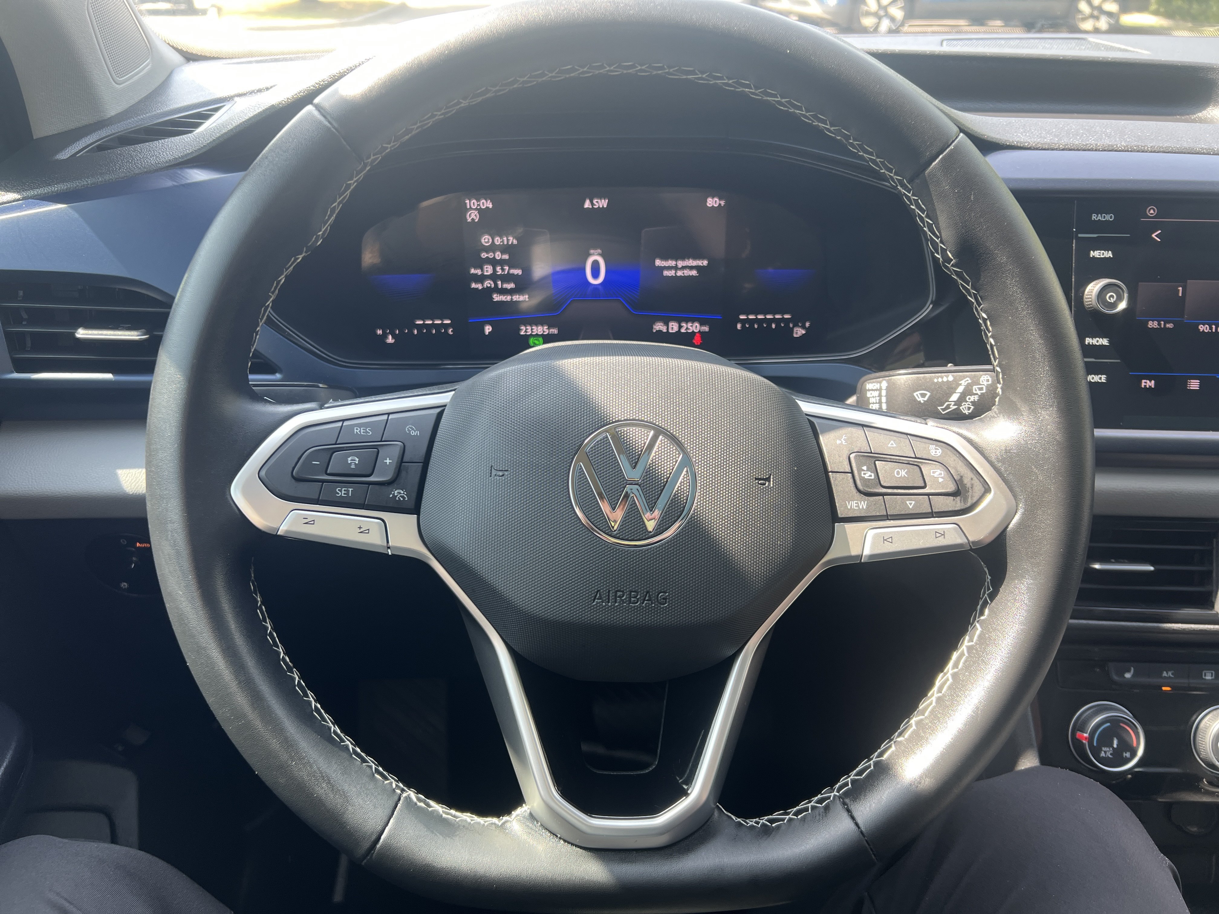 Used 2023 Volkswagen Taos SE FWD image 15