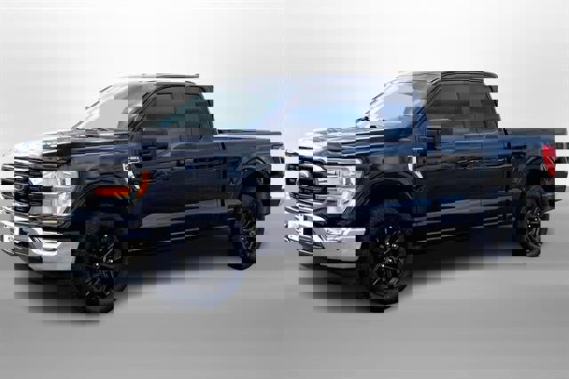 Used 2022 Ford F150 XLT w/ Trailer Tow Package image 11