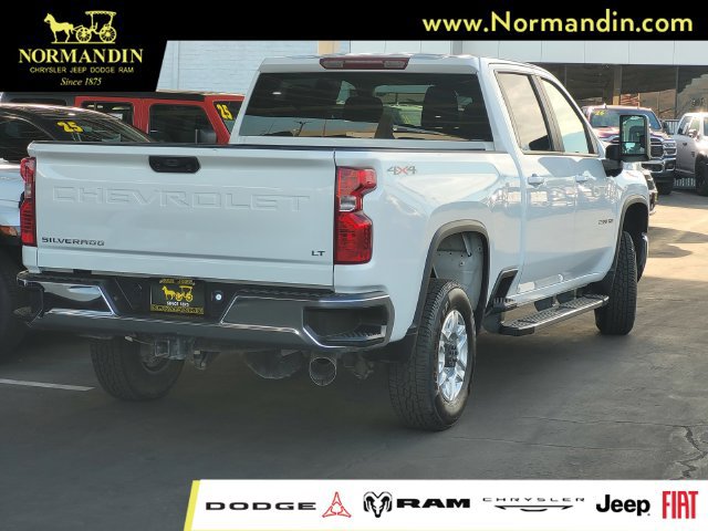 Used 2025 Chevrolet Silverado 2500 LT w/ Convenience Package AWD/4WD image 3