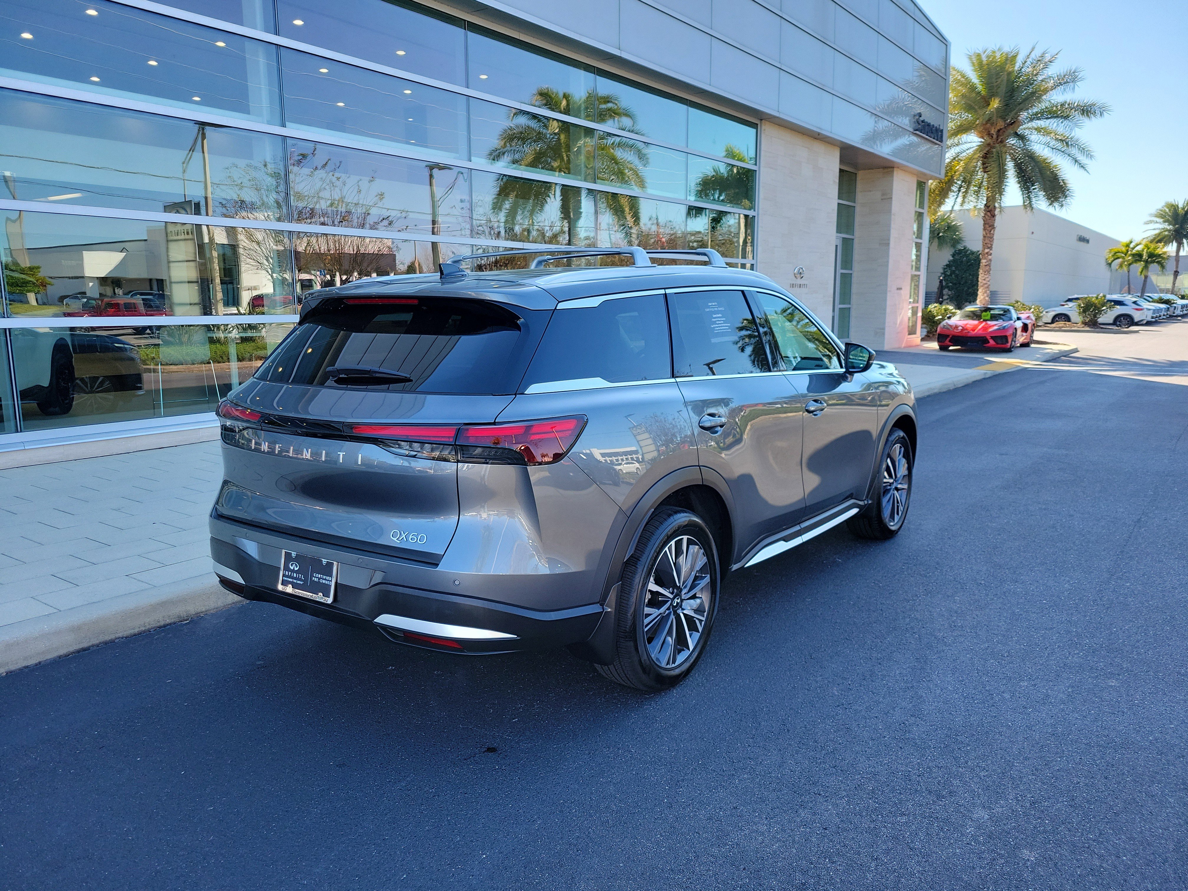 Certified 2026 INFINITI QX60 Luxe w/ Cargo Package image 4
