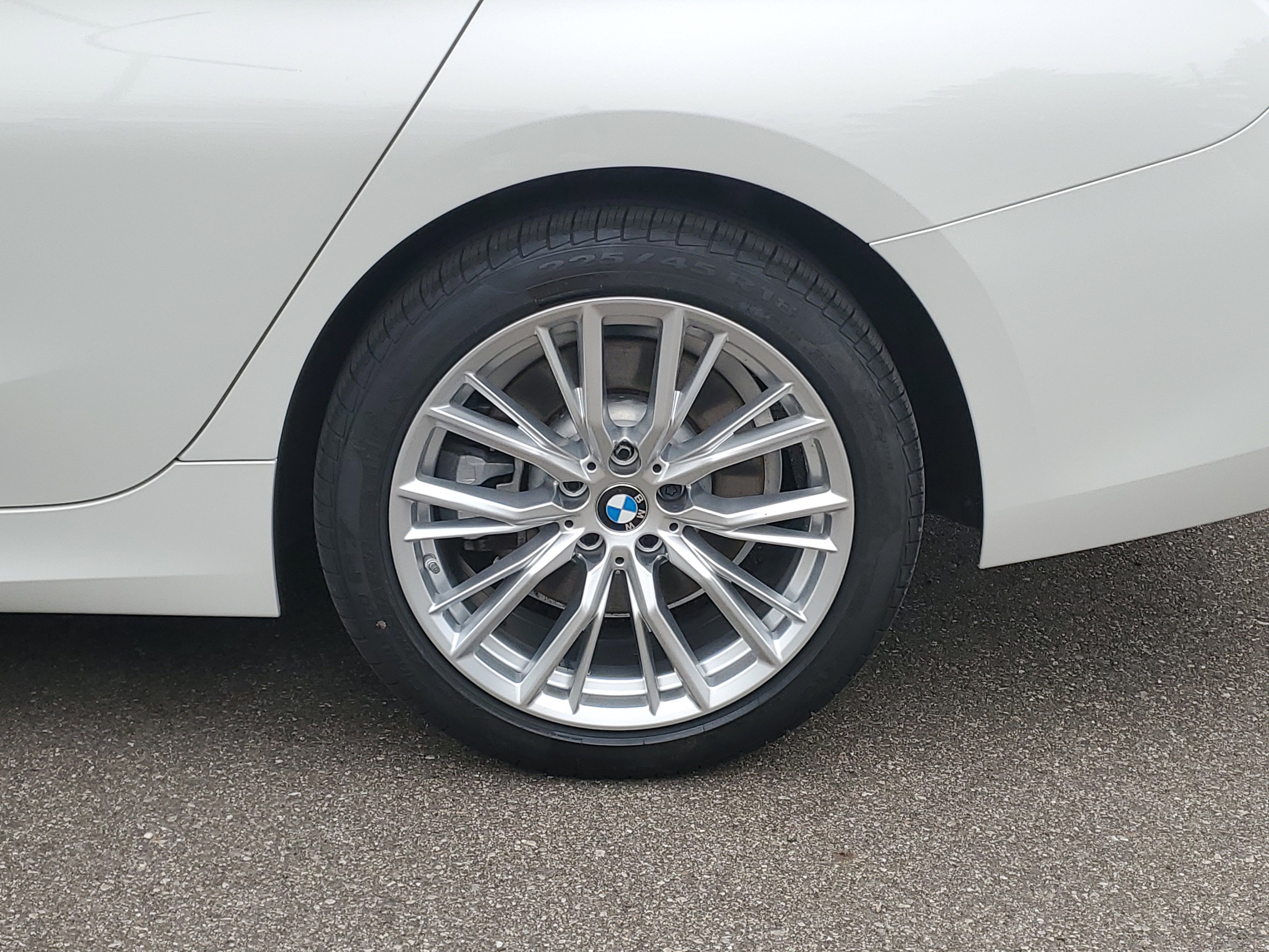 Certified 2023 BMW 330i xDrive Sedan w/ Premium Package AWD/4WD image 26