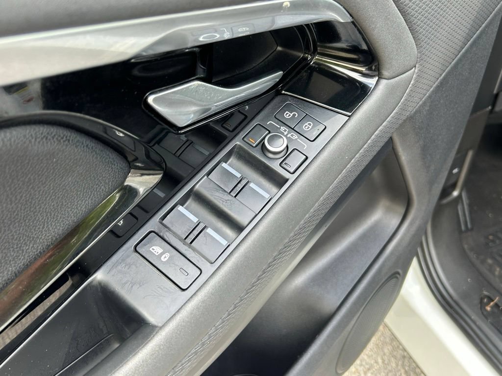 Used 2020 Land Rover Range Rover Evoque S AWD/4WD image 26