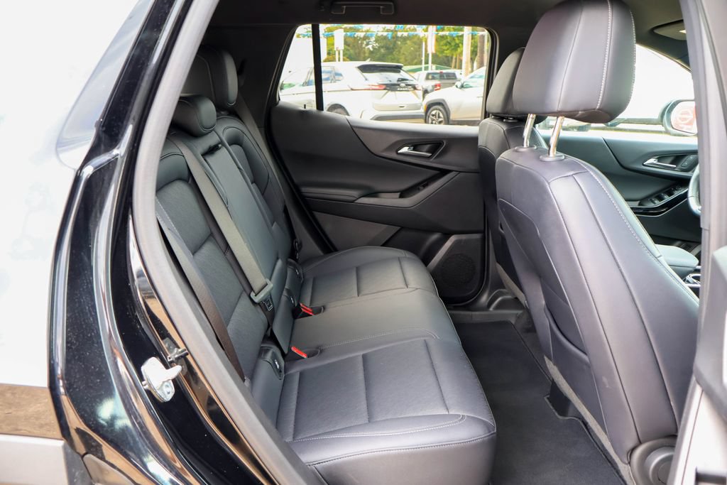 Used 2025 Chevrolet Equinox LT FWD image 10