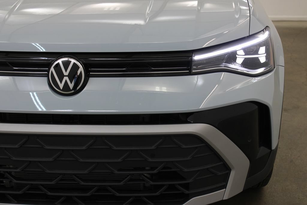 New 2026 Volkswagen Taos SE FWD image 8