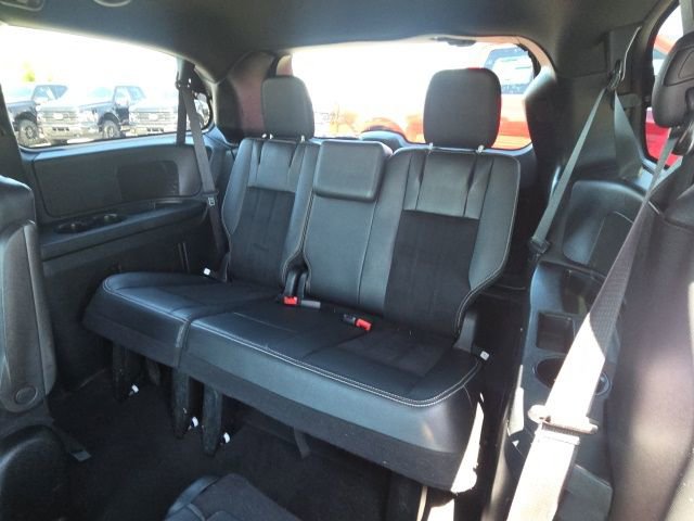 Used 2017 Dodge Grand Caravan SXT w/ Blacktop Package FWD image 17