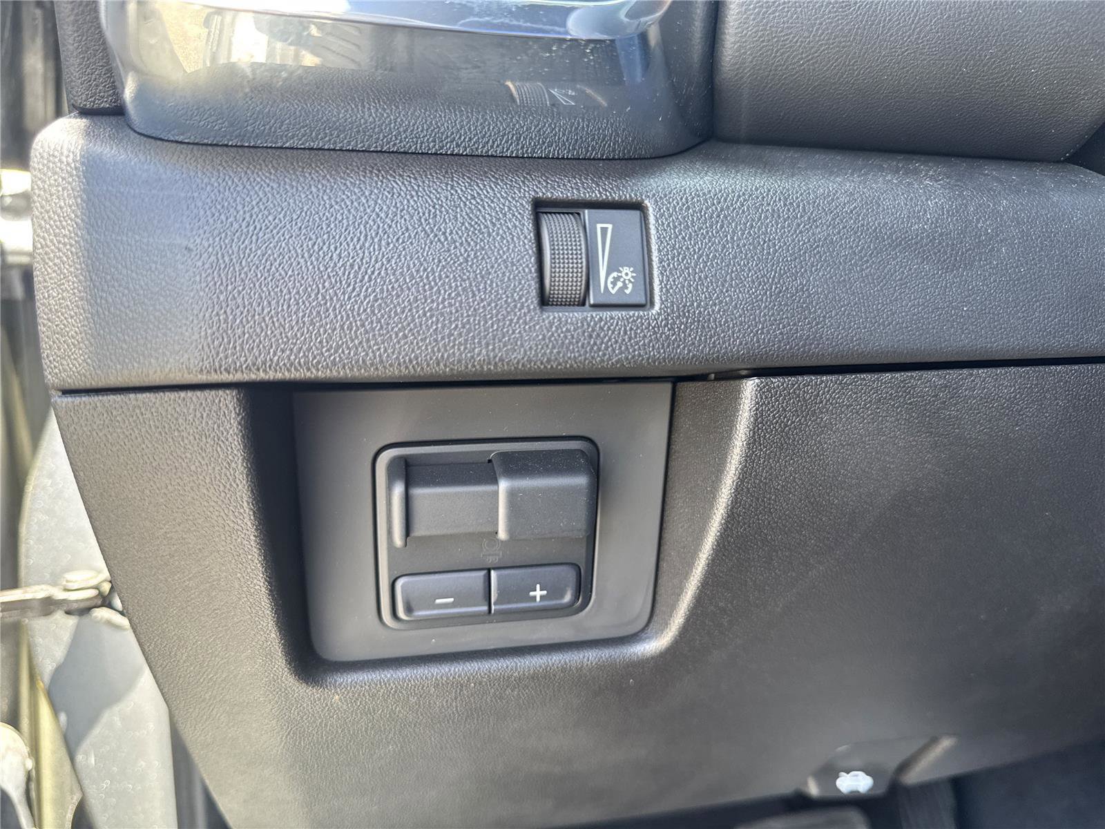 Used 2024 GMC Canyon Elevation w/ Elevation Premium Package RWD image 19