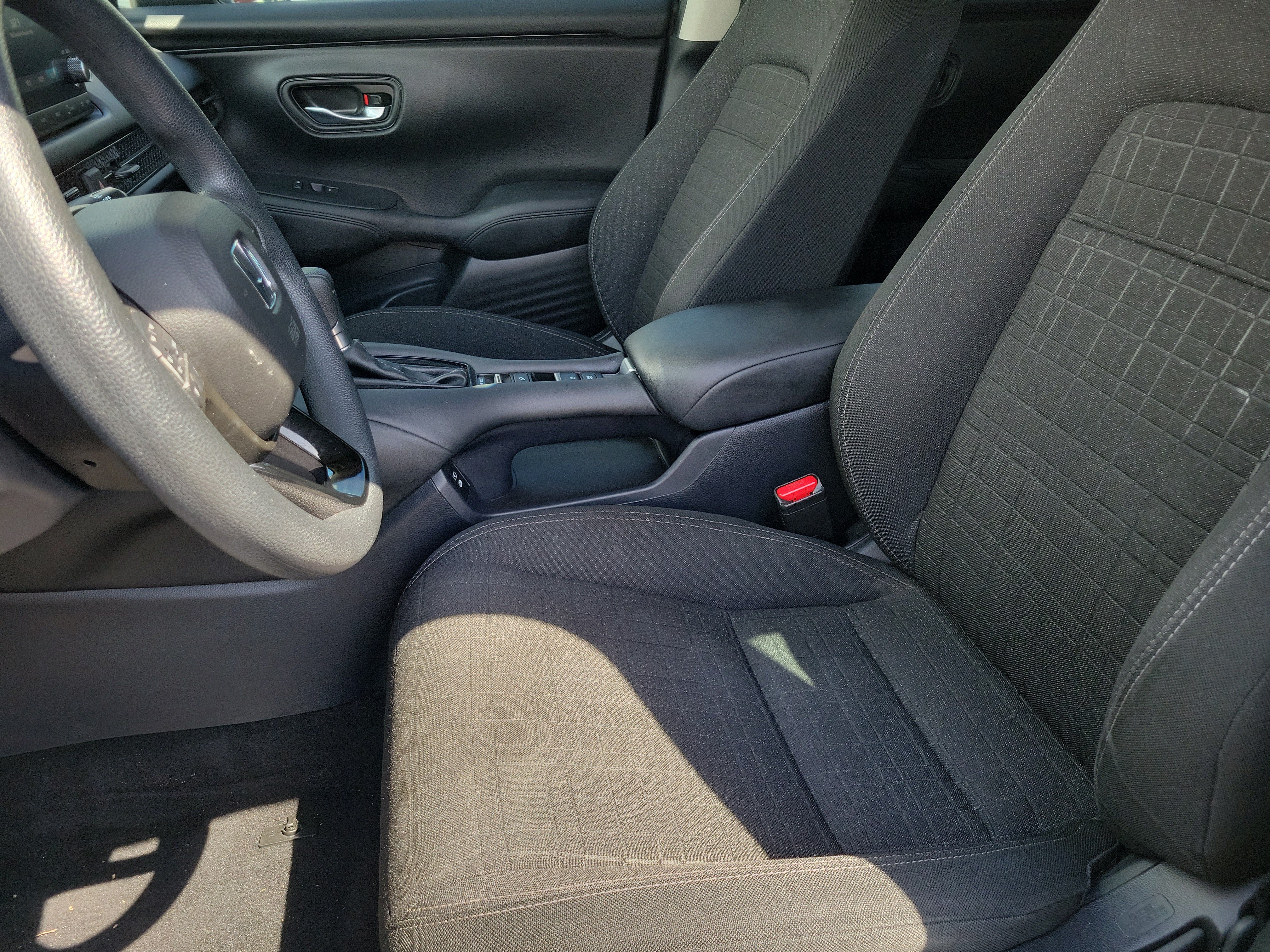 Used 2025 Honda HR-V LX image 19