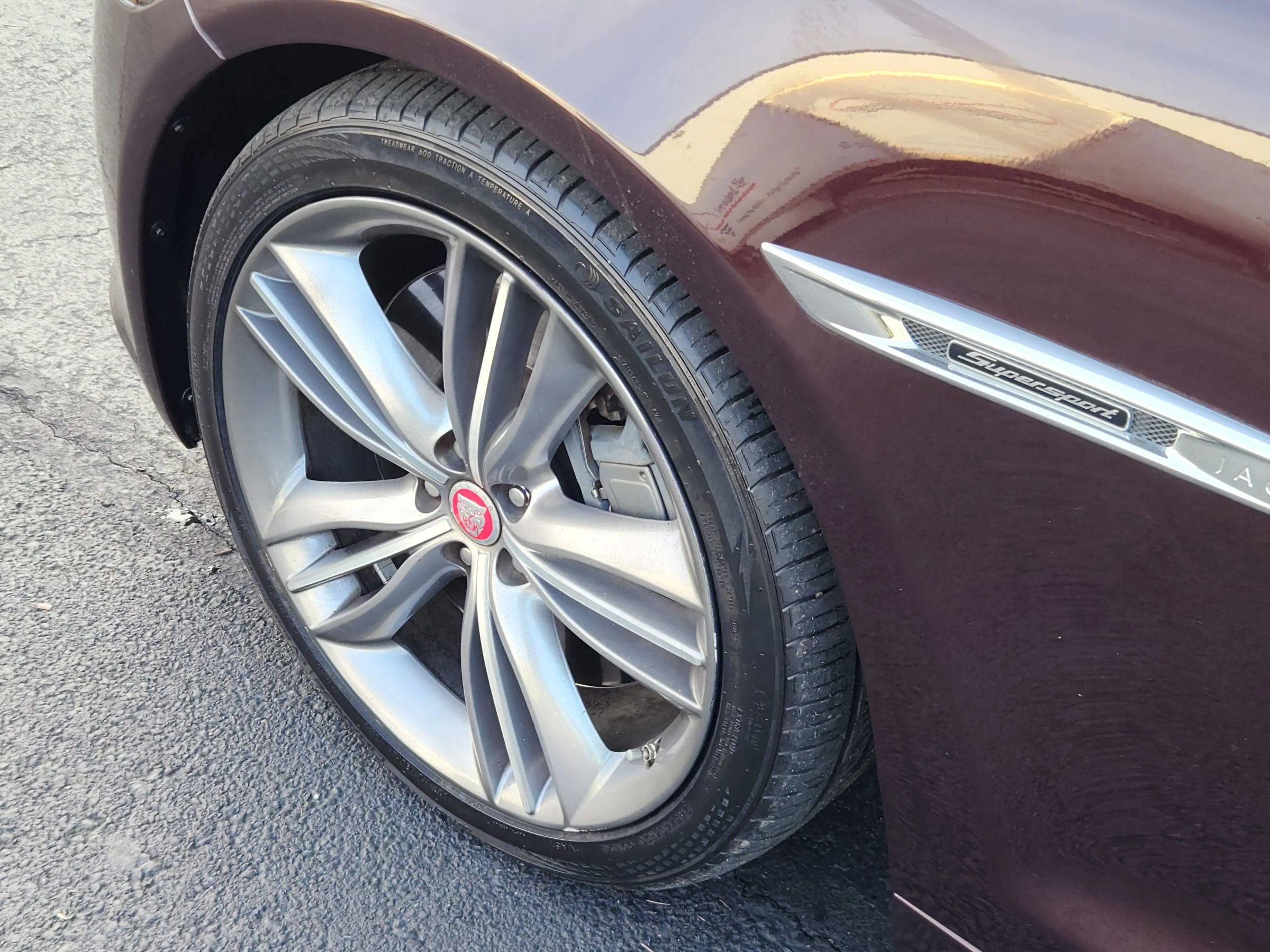 Used 2011 Jaguar XJ L Supersport RWD image 6