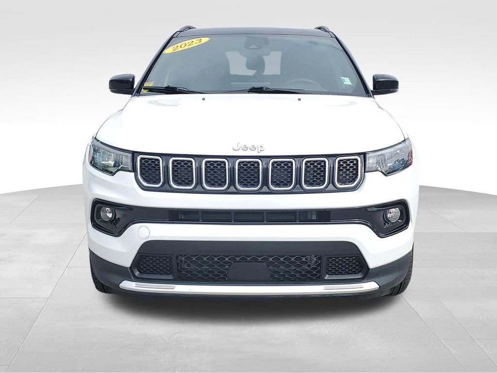Used 2023 Jeep Compass Limited image 2