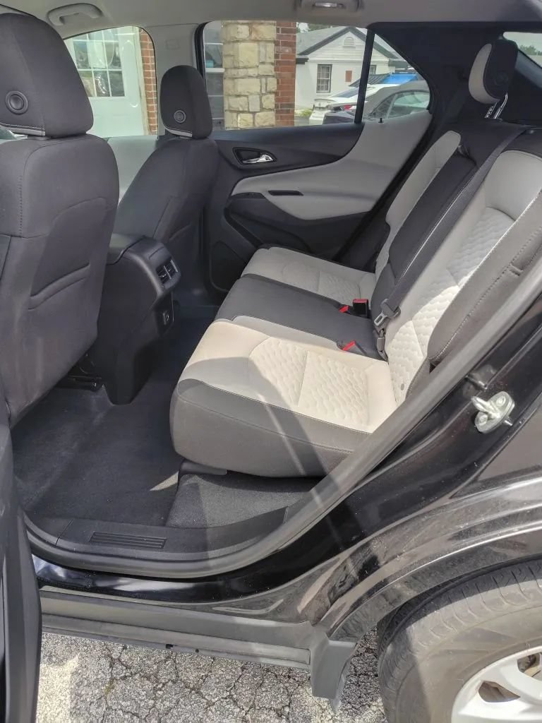 Used 2019 Chevrolet Equinox LS w/ LPO, Cargo Package FWD image 6