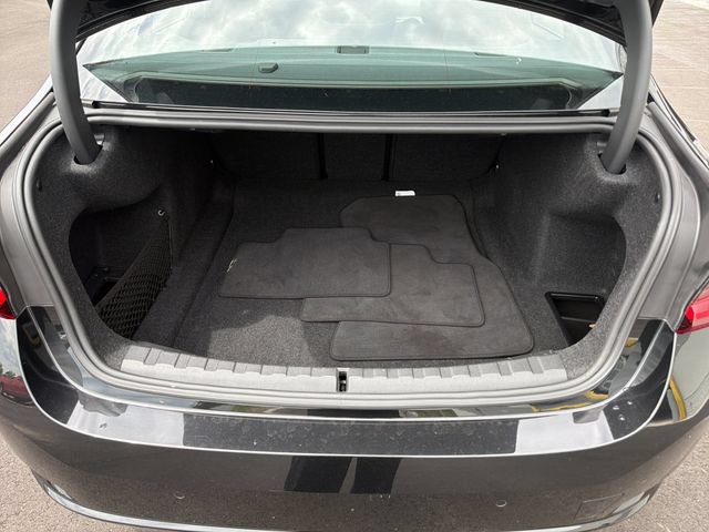 Used 2025 BMW 330i xDrive Sedan AWD/4WD image 25